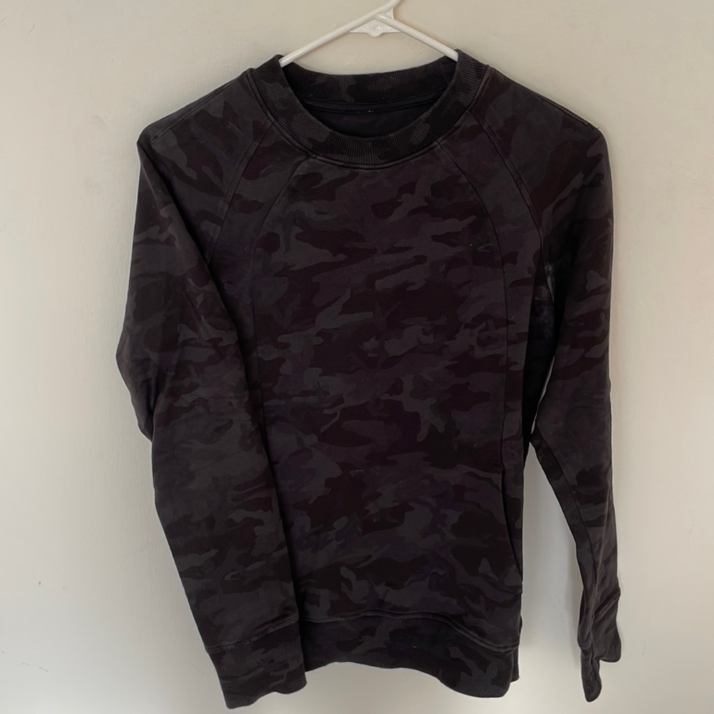 Black camo Lululemon crew neck sweater